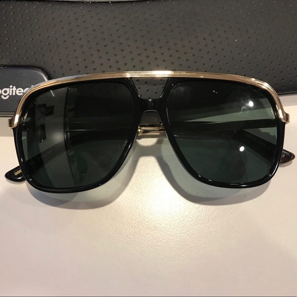 Unisex Gucci glasses